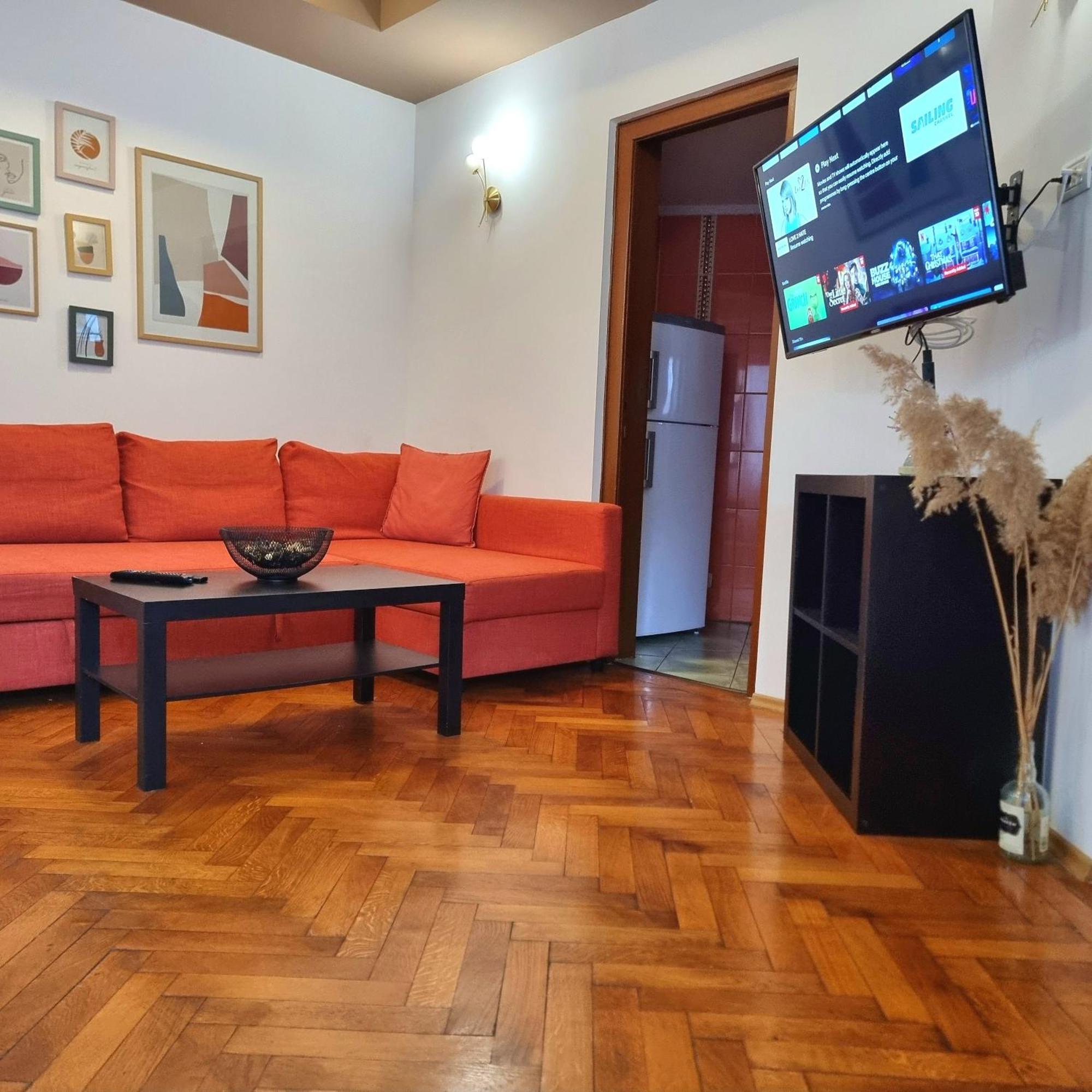 Peaceful Getaway - Generous 3-Bedroom Sanctuary - Close To Historic Old Town Bucarest Esterno foto